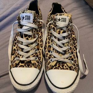 Leopard print converse